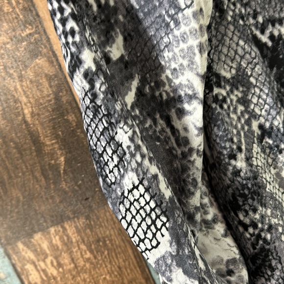 By&by XS snake print blouse button down - Picture 14 of 16